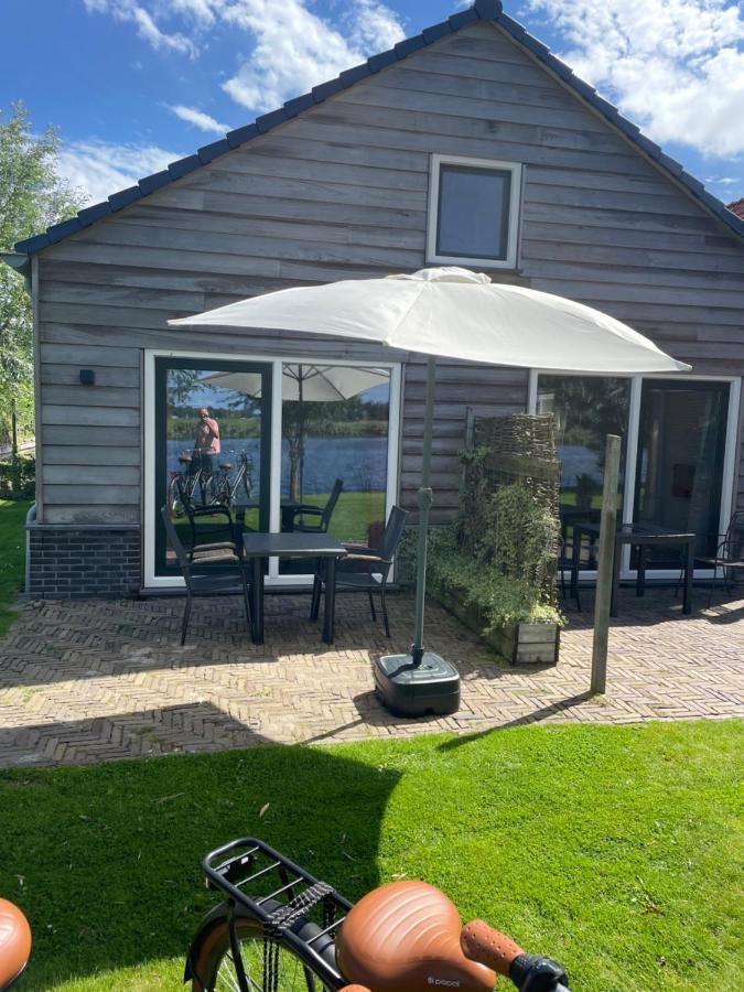 Mooi Vakantiehuis Prachtig Gelegen Aan Het Water Rijpwetering Exterior photo